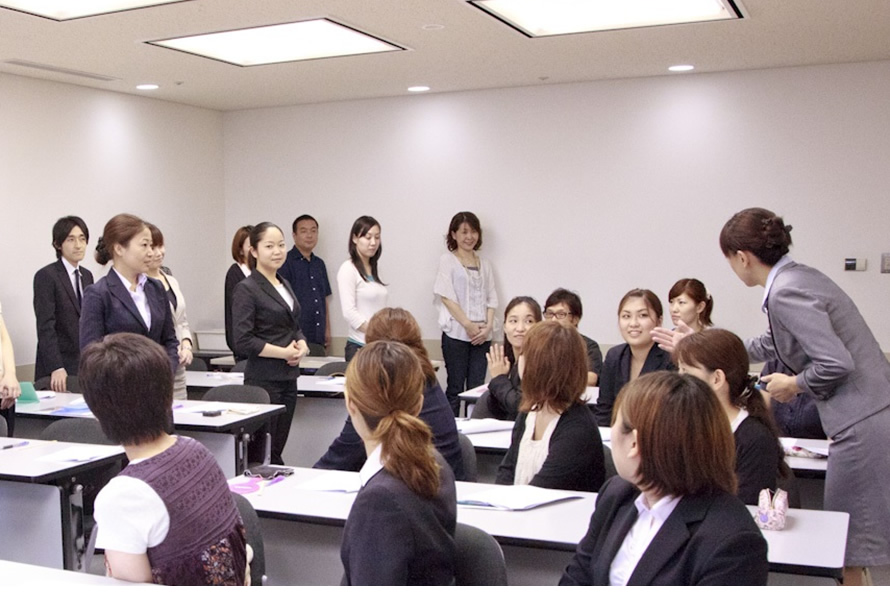 アクシアクリエイションマナー接客セミナー　エステ・マッサージサロン